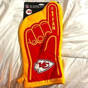 KC Chiefs oven mitt